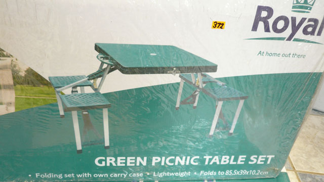 Green picnic table set (Folds flat)